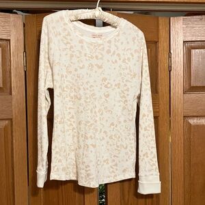 Knox rose Green Thermal Long-Sleeve animal print. NWT